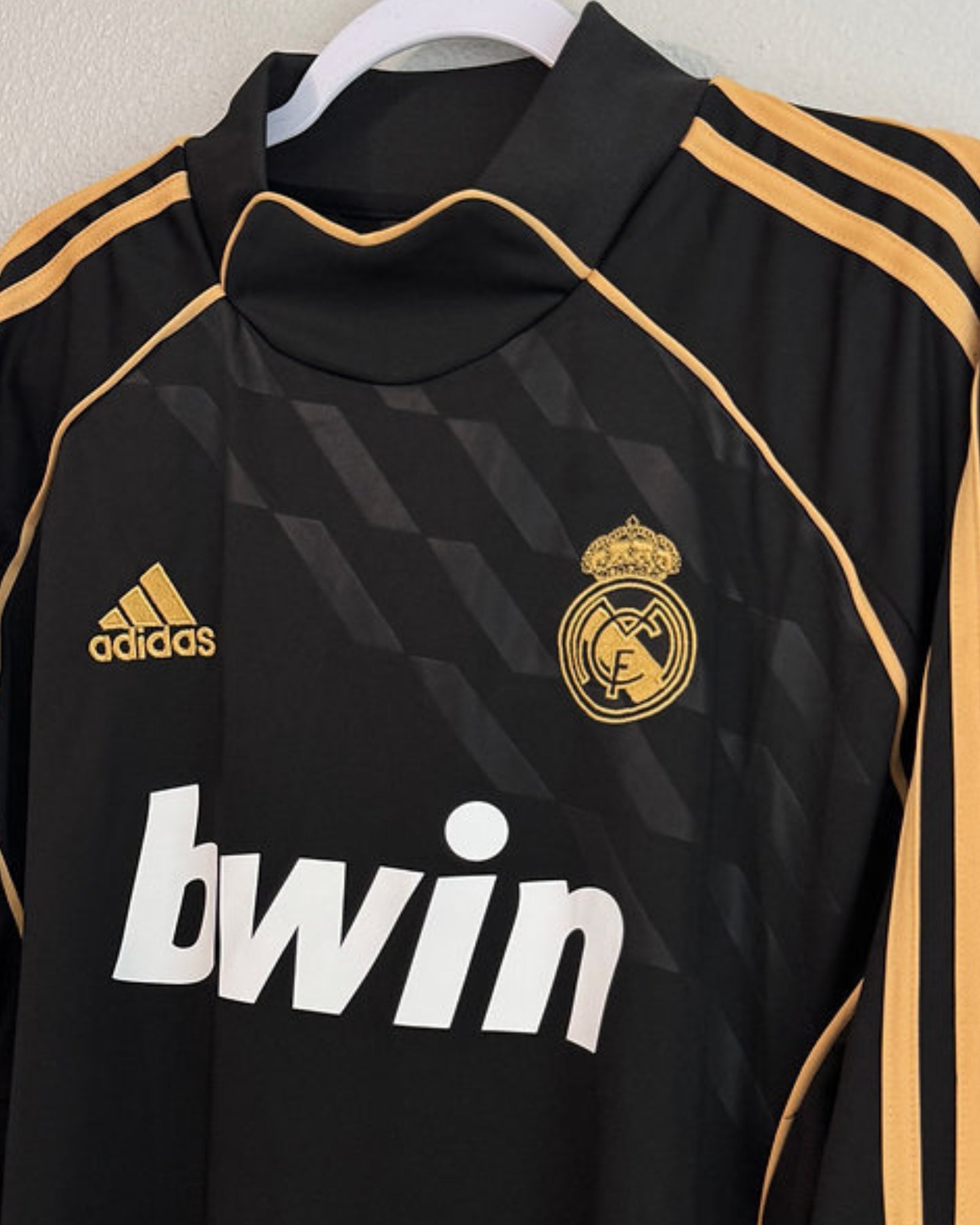 REAL MADRID WINDBREAKER (2011-12)